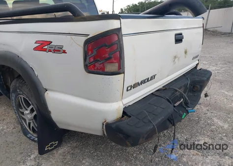 2003 Chevrolet S-10 Ls z USA, uszkodzony, nr VIN 1GCDT13XX3K182578